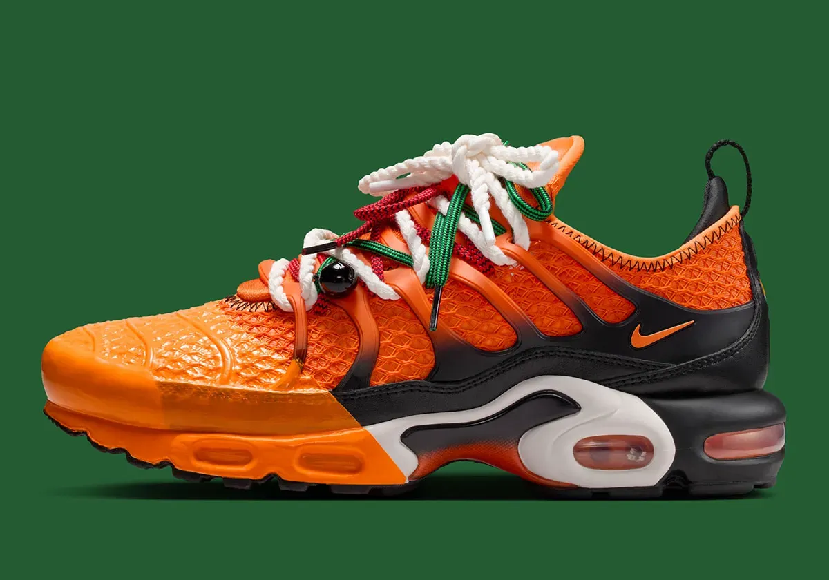 HOMECOMING Festival x Nike Air Max Plus Safety Orange Black Bright Mandarin IM4960-800 medial view