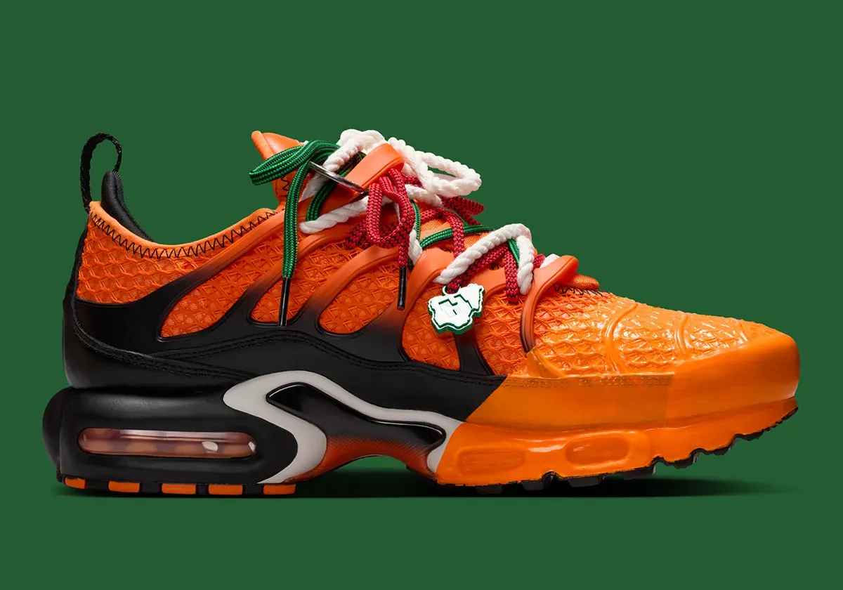 HOMECOMING Festival x Nike Air Max Plus Safety Orange Black Bright Mandarin IM4960-800 heel detail