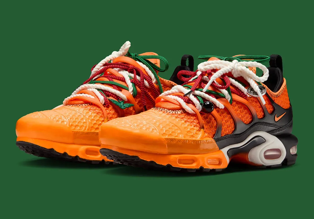 HOMECOMING Festival x Nike Air Max Plus Safety Orange Black Bright Mandarin IM4960-800 lateral view