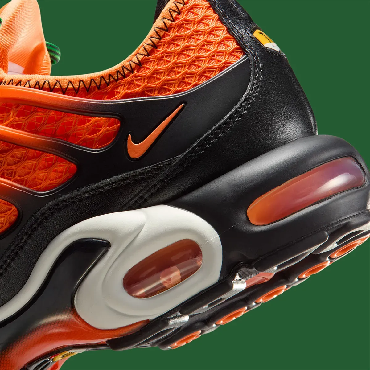 HOMECOMING Festival x Nike Air Max Plus Safety Orange Black Bright Mandarin IM4960-800 lace options