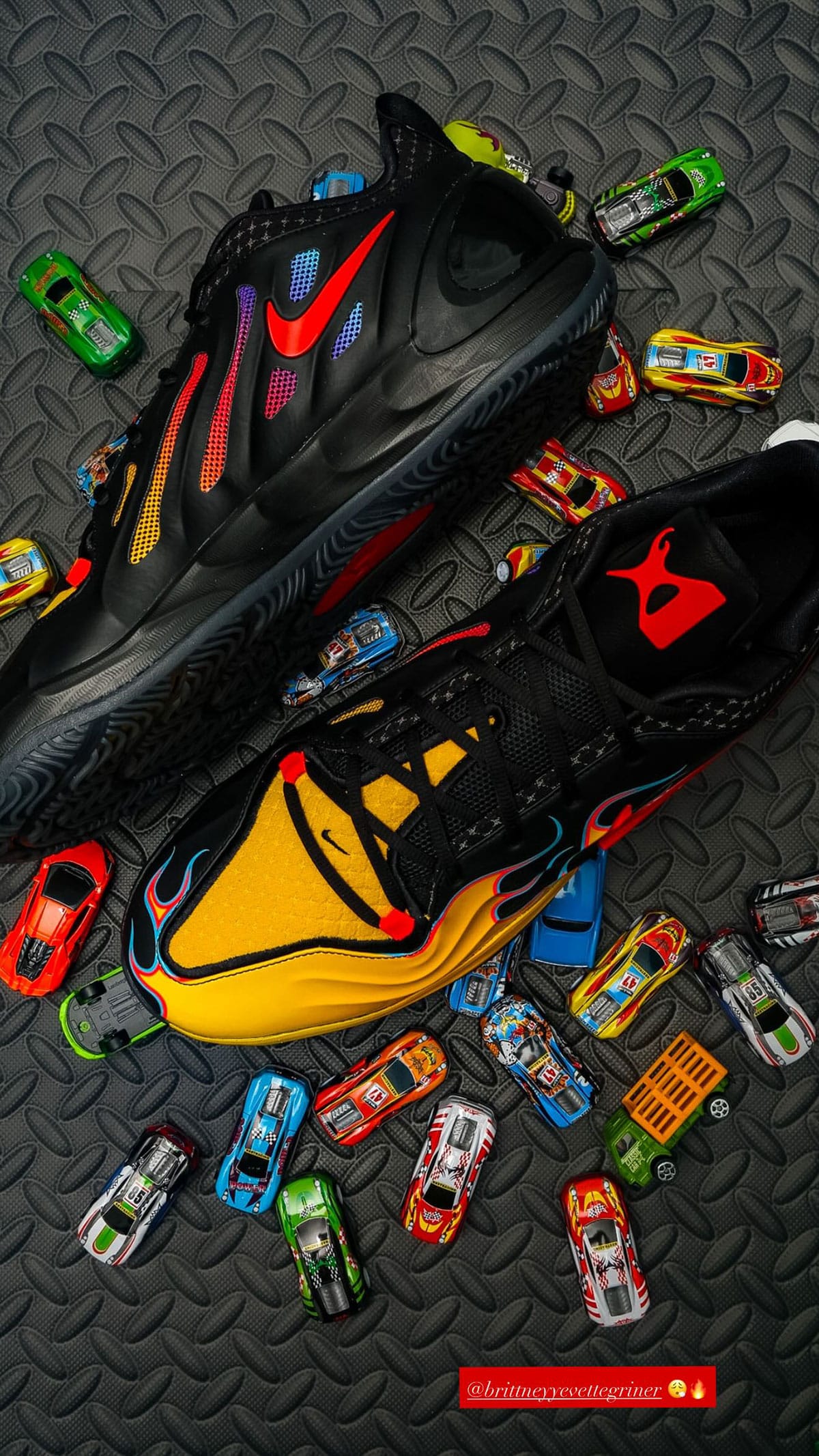 Nike A'Two Hot Wheels — angle 3