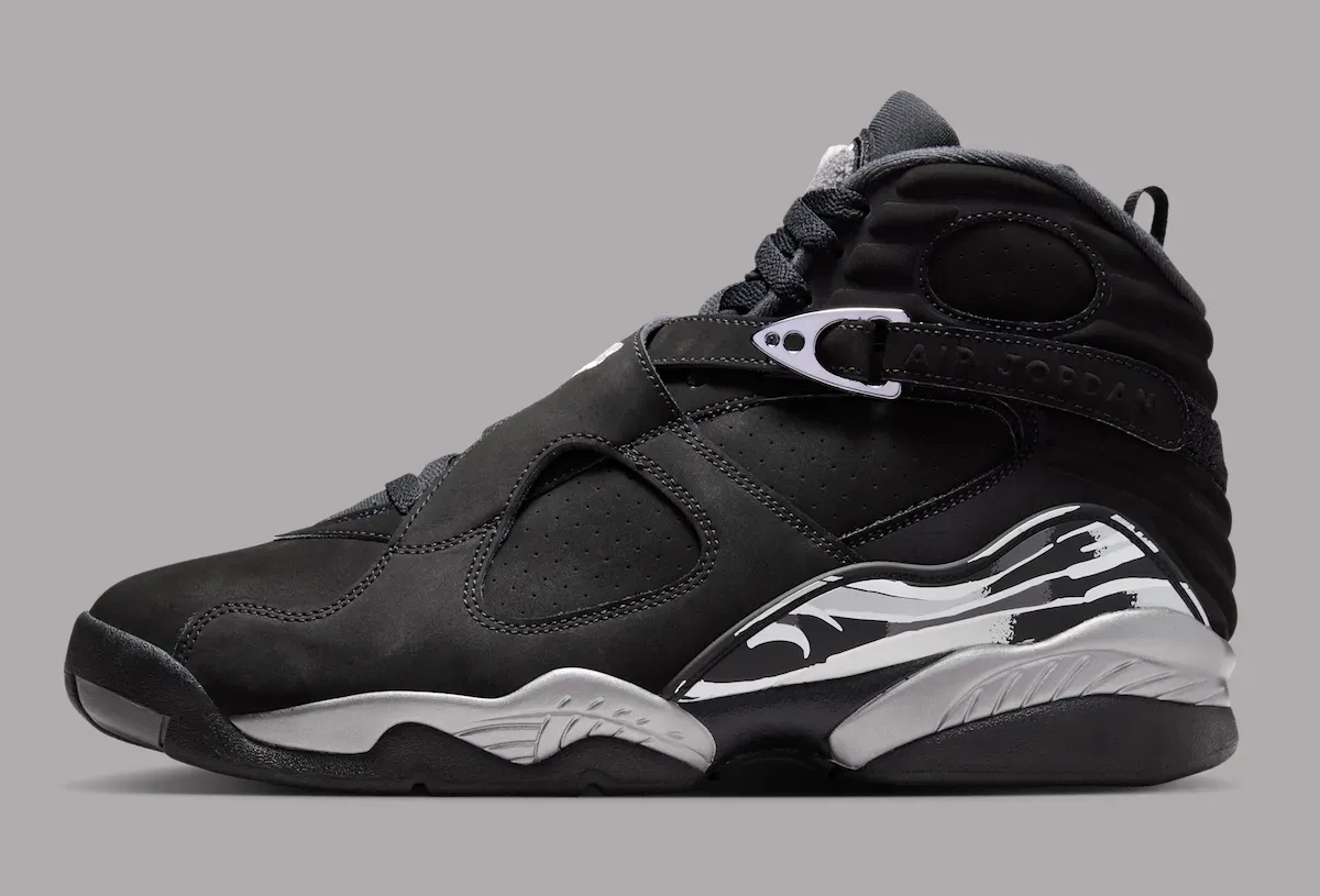 Air Jordan 8 Chrome 305381-007 medial side view in black nubuck