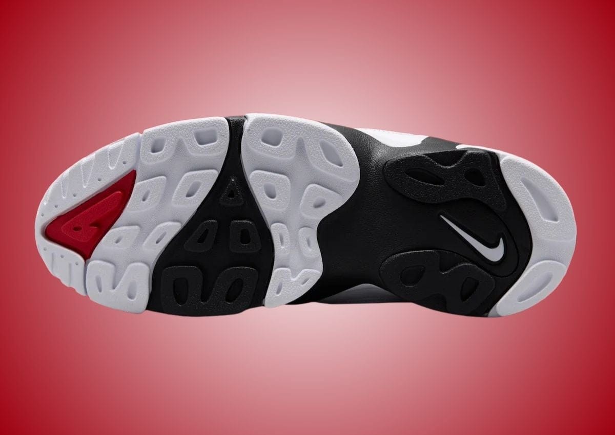Outsole of the Nike Air Diamond Turf 2 "49ers" in white, black and varsity red rubber