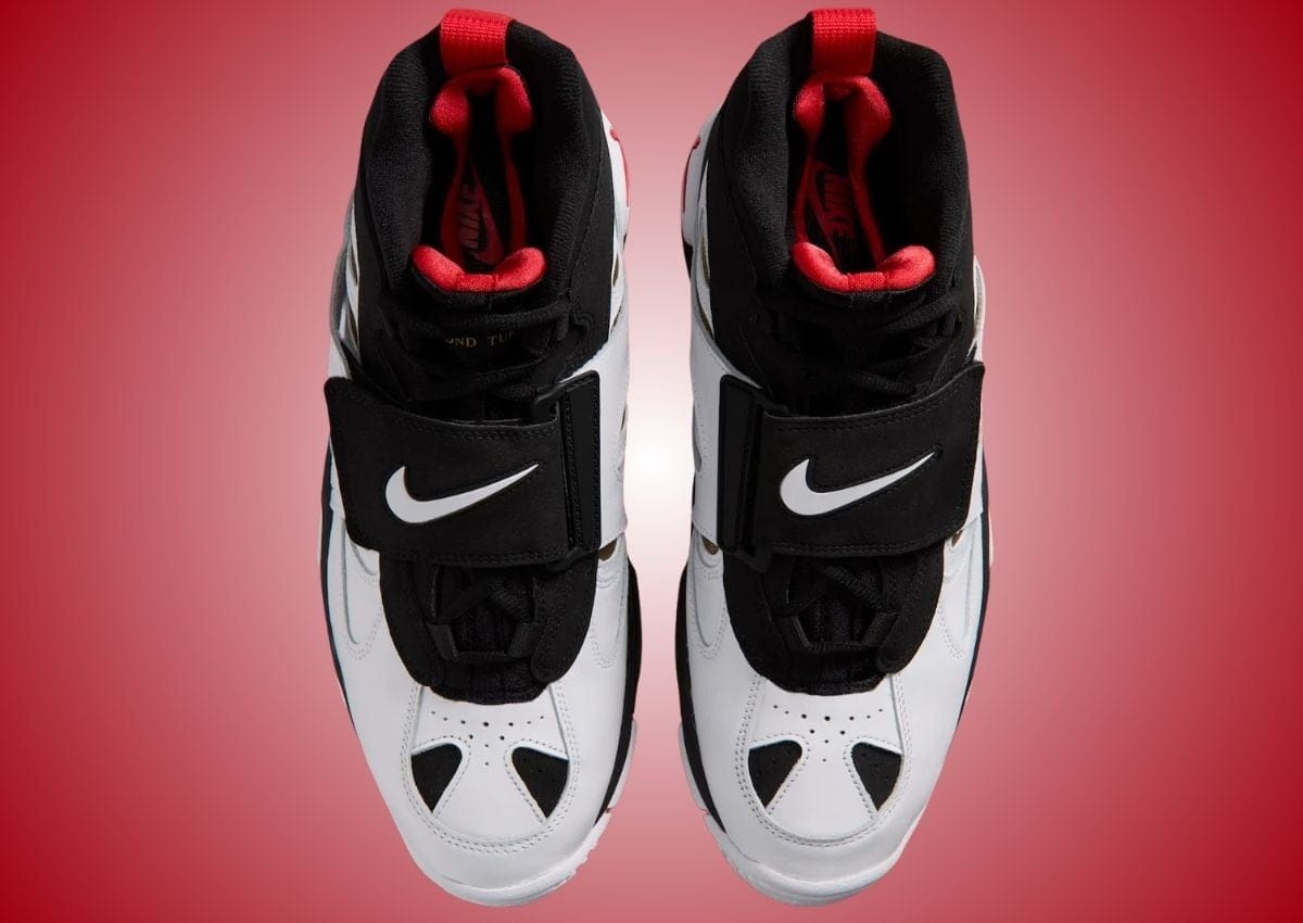 Top-down view of the Nike Air Diamond Turf 2 "49ers" showing the black midfoot strap