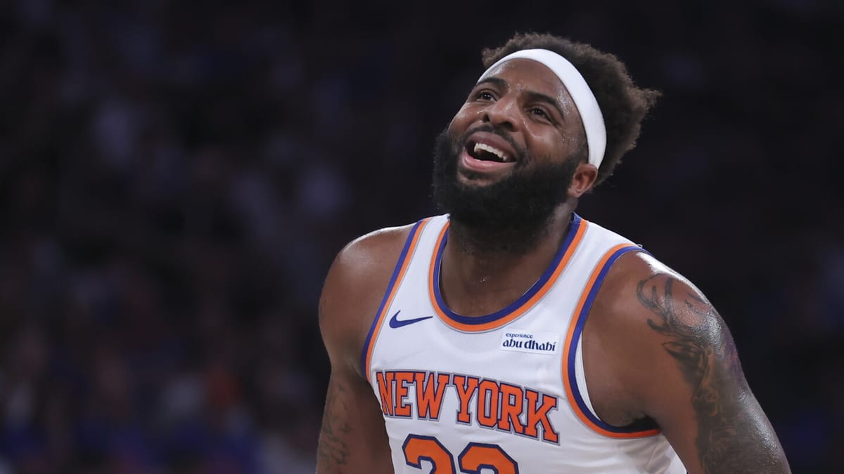Knicks Center Mitchell Robinson Breaks Right Pinky, Status for NBA Finals Unclear