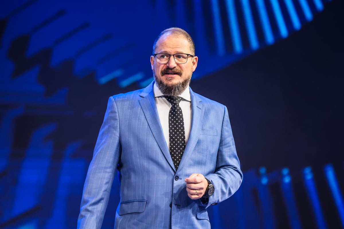 Qualcomm CEO Cristiano Amon Confirms AI-Wearable Chip Deals With OpenAI and Meta