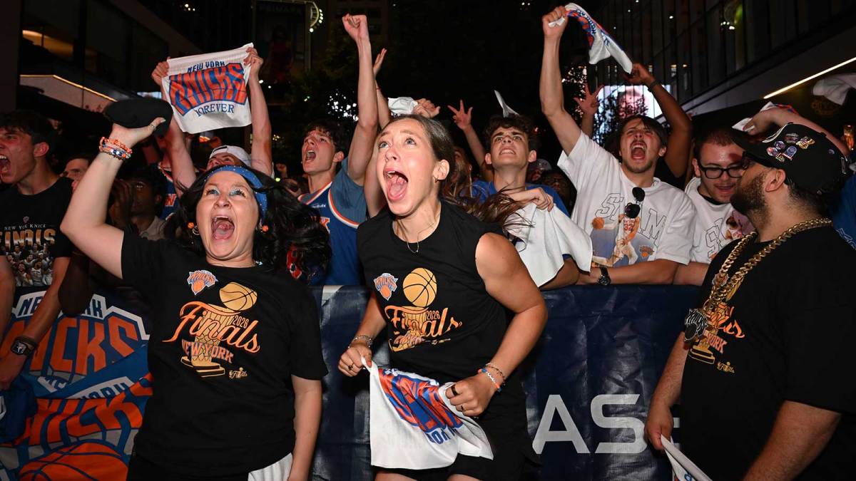 Knicks Win First NBA Title in 53 Years, Beat Spurs 94-90 in Game 5