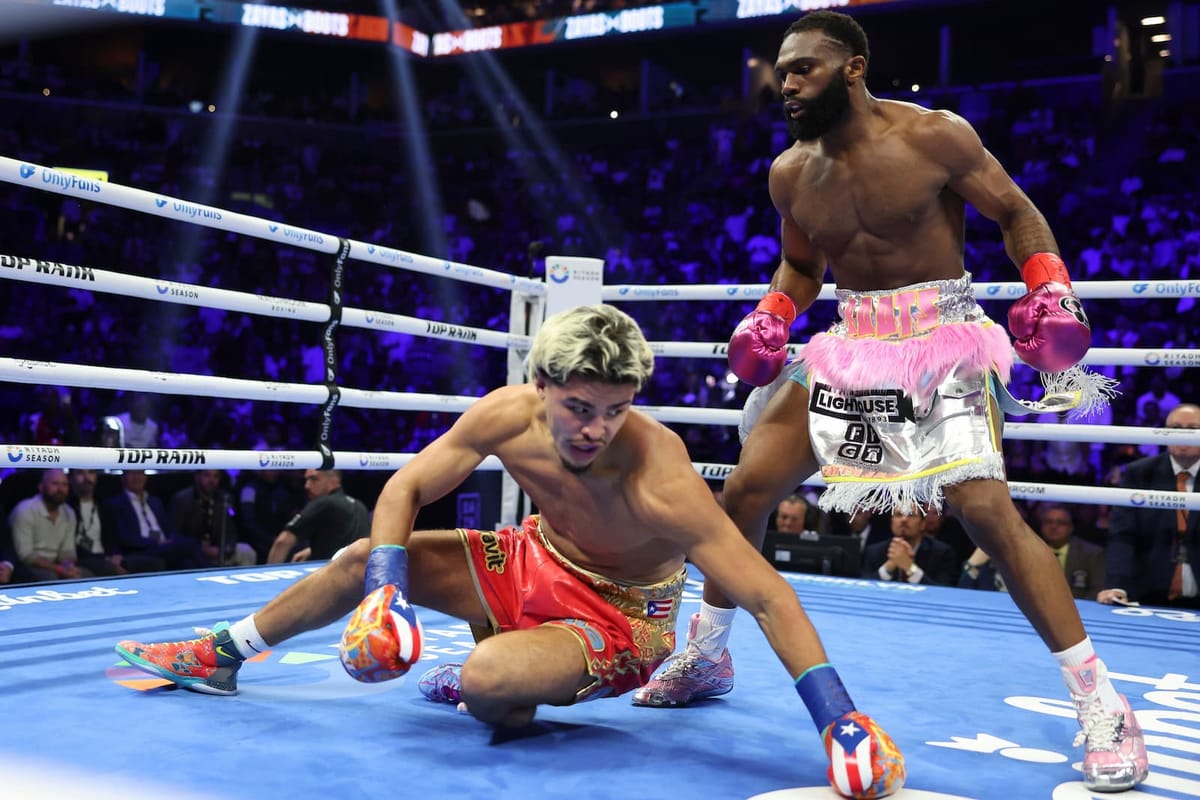 Jaron Ennis Stops Xander Zayas in Round 7 to Win Unified Junior Middleweight Titles