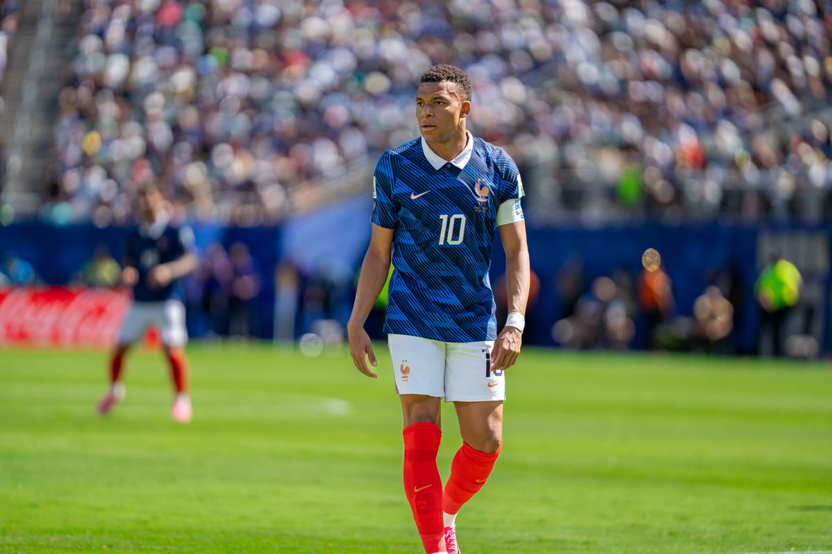 Mbappé Sets World Cup Knockout Record as France Beat Sweden 3-0