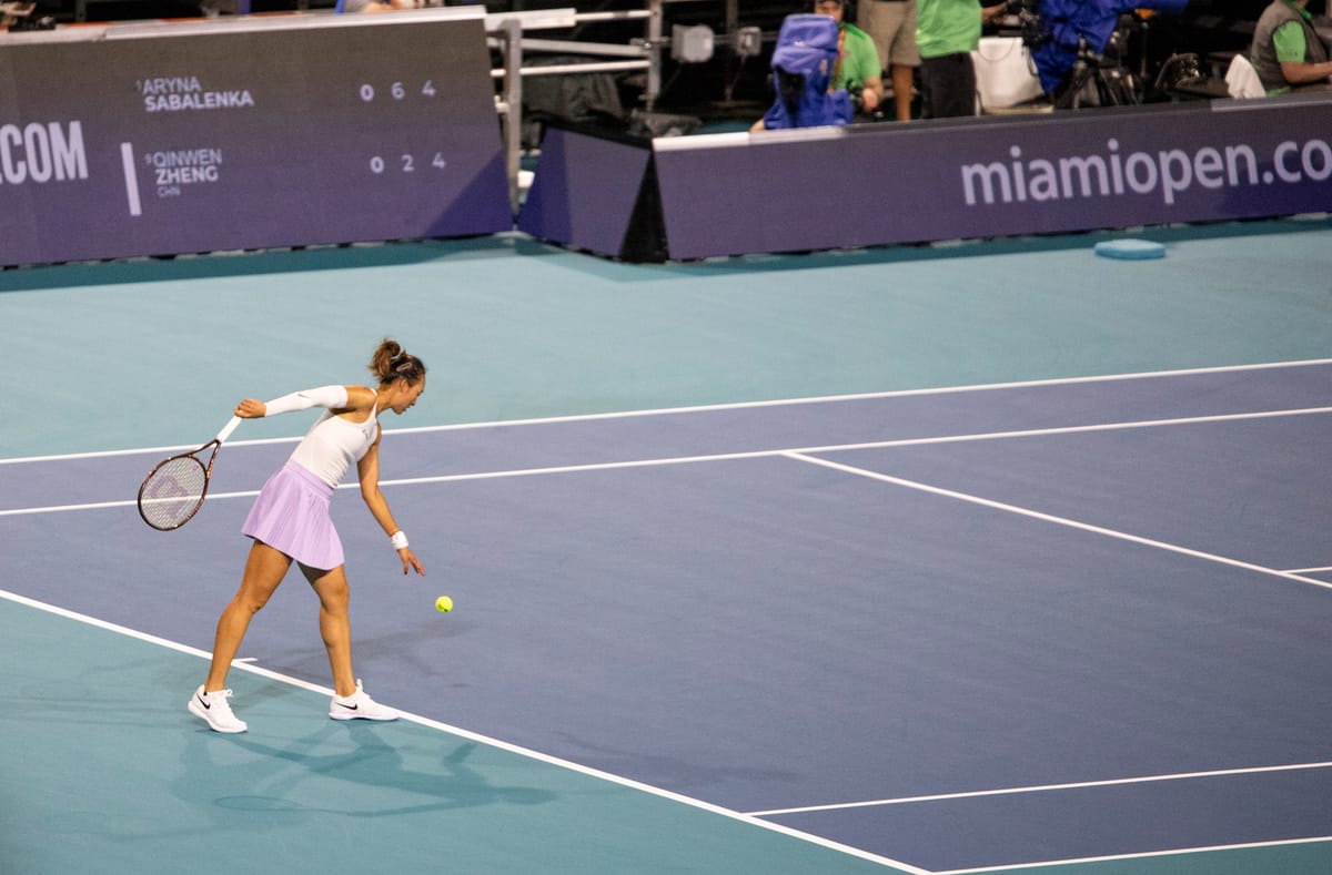 Zheng Qinwen Beats Iga Swiatek 7-5, 6-3 to Reach US Open Quarterfinals