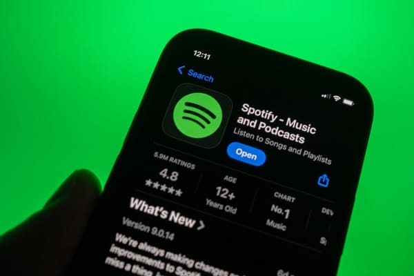 Spotify and Universal Music Sign Licensing Deal for AI-Generated Covers and Remixes