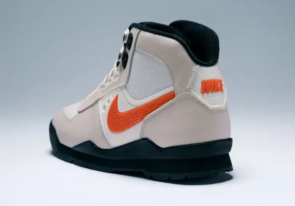 Nike Baltoro Boot Returns in a 'Chalk' and 'Safety Orange' Colorway