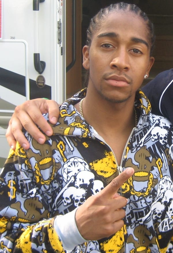 Omarion of B2K performing on stage