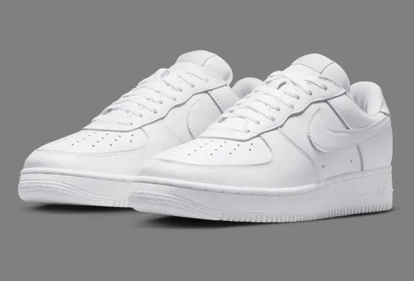 Nike Air Force 1 Low '01 Triple White in white leather