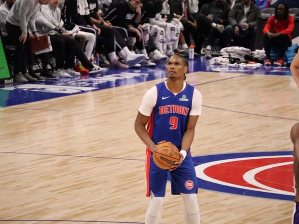 Ausar Thompson shoots a free throw for the Detroit Pistons